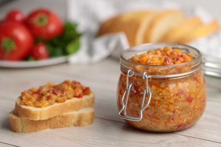 Икра из баклажанов с помидорами на зиму