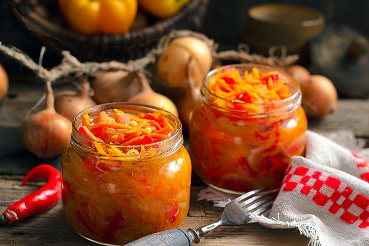 Салат «Парамониха» с цукини на зиму