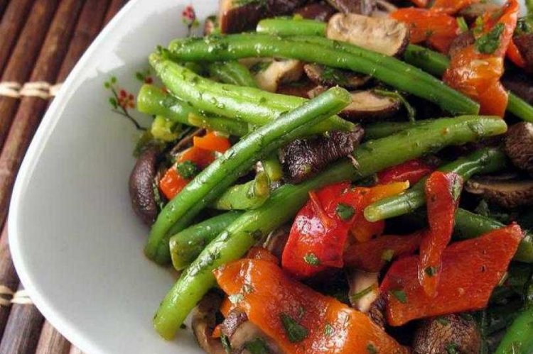 Стручковая фасоль с грибами на зиму