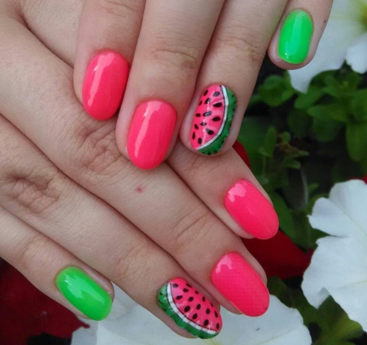 Маникюр «Арбузные дольки»