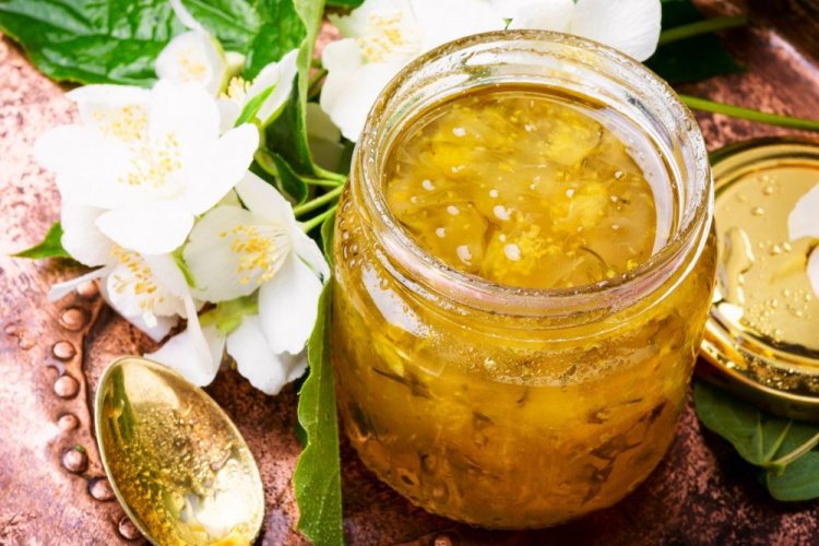 Варенье из акации с цветами