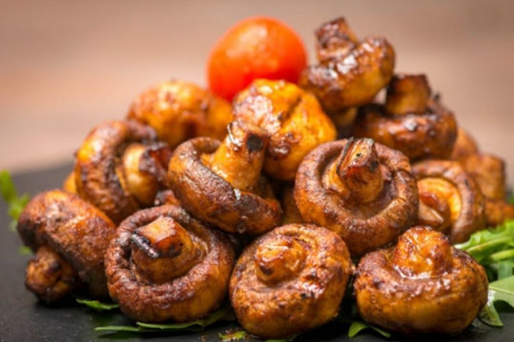 Шампиньоны в аджике, запеченные на гриле