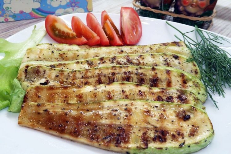 Кабачки в медово-чесночном маринаде на гриле