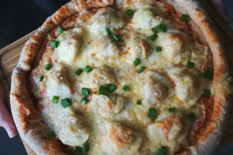 Пицца с пельменями