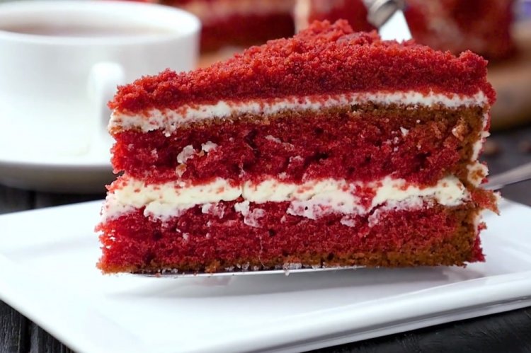 Крем с вареной сгущенкой для торта «Красный бархат»