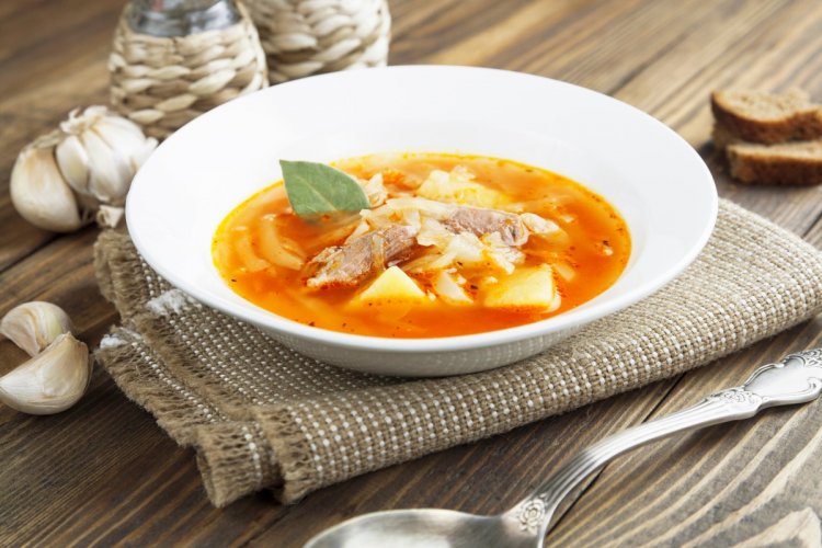 15 супов с тушенкой, которые точно стоит приготовить