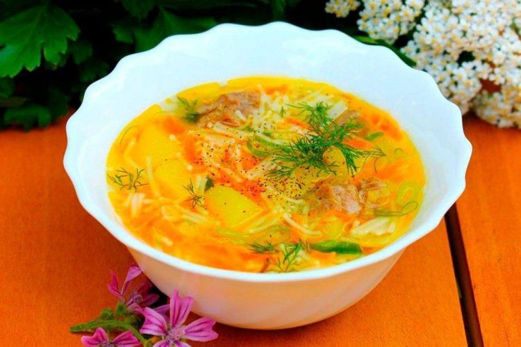 Суп с тушенкой и вермишелью