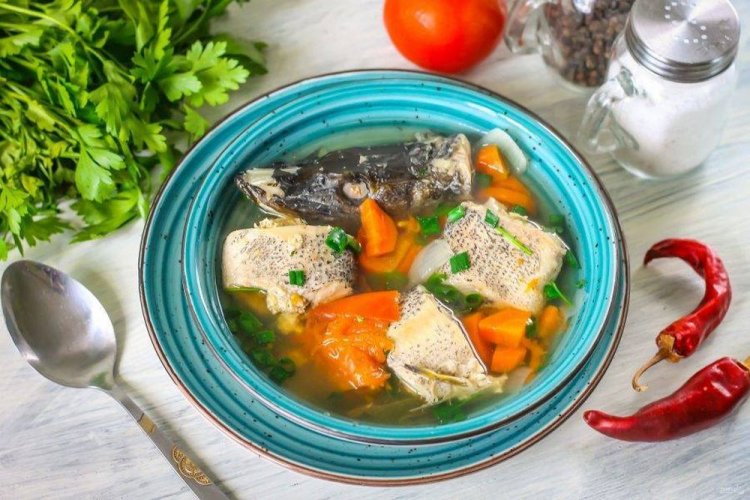 Уха из щуки с водкой в казане