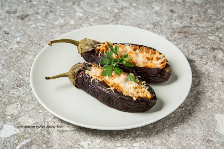 Баклажаны с моцареллой в фольге на гриле