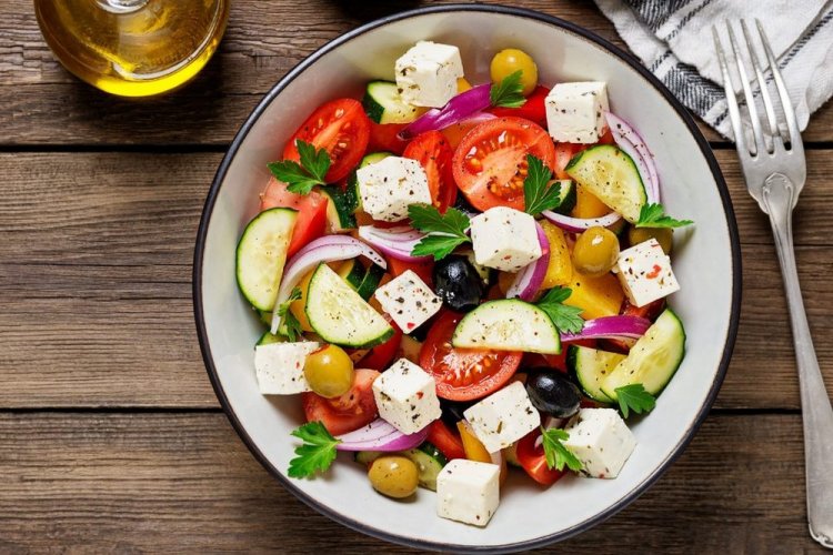 Греческий салат с тофу