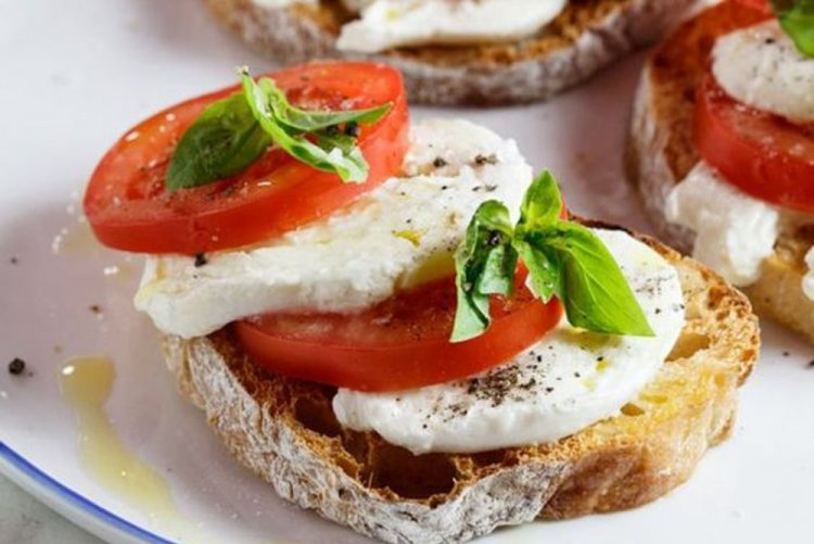 Бутерброды капрезе для пикника