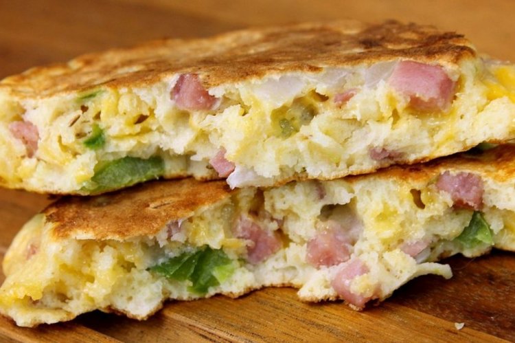 Творожные лепешки с сыром и миндальной мукой