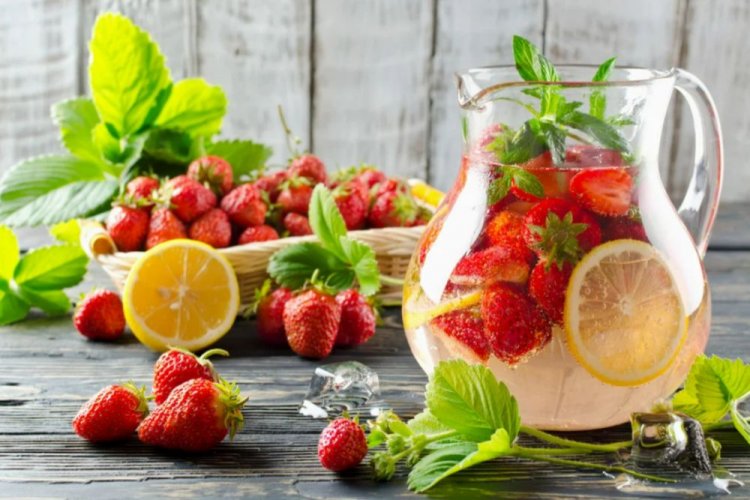 Клубничный лимонад