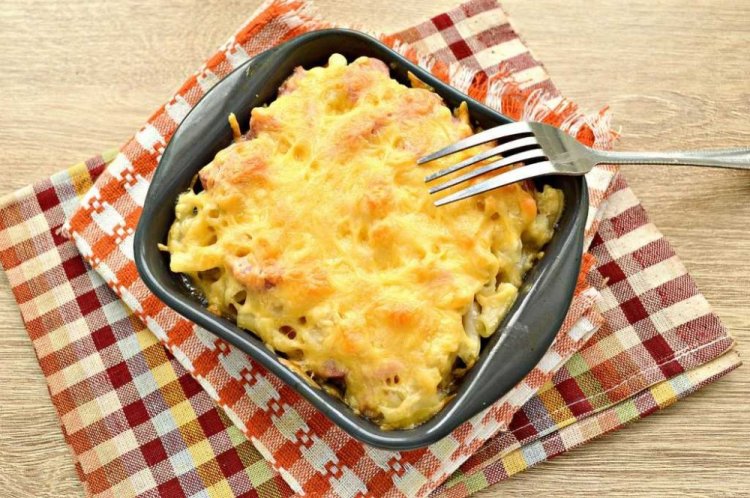 Макароны с сосисками в духовке