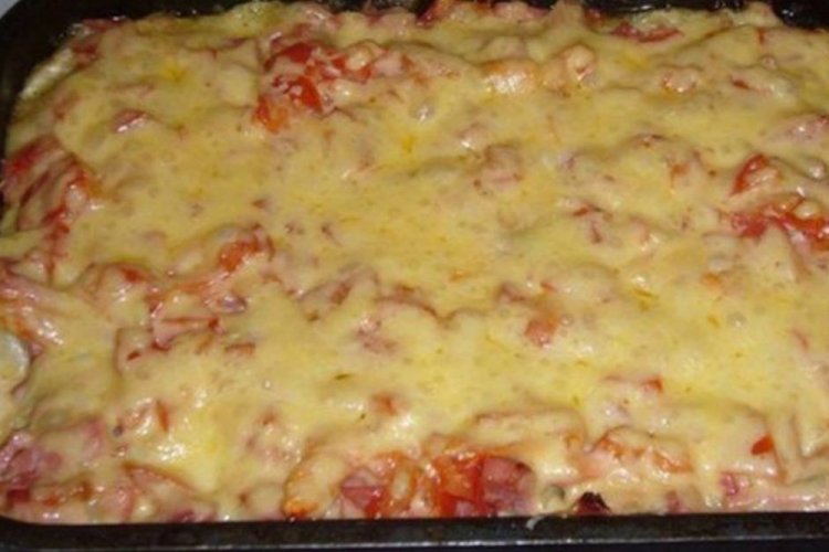 Макароны с сосисками и сметаной в духовке