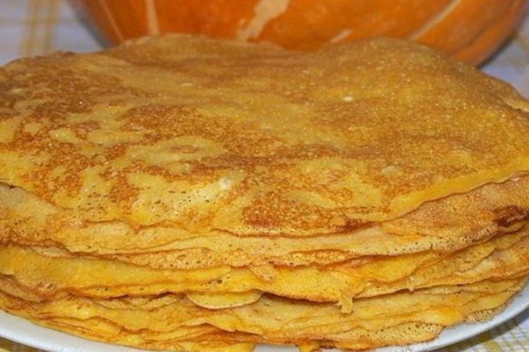 Дрожжевые блины с тыквой