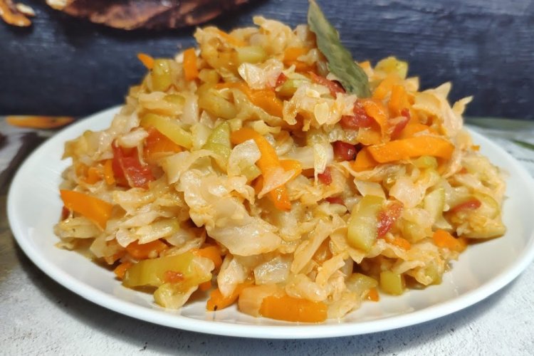 Овощное рагу с молодой капустой