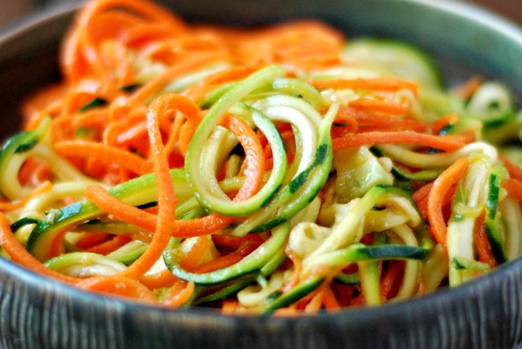 Холодная паста из моркови и кабачков