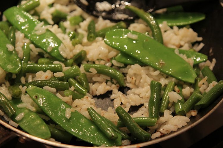 Рис с молодым зеленым горошком