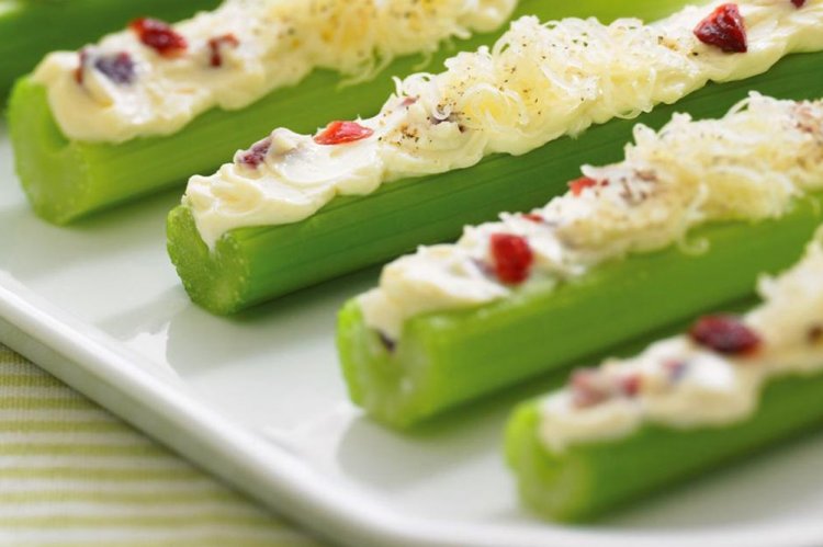 Пикантная закуска из сельдерея