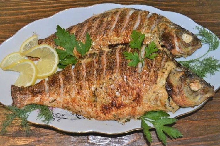 Лещ целиком в духовке