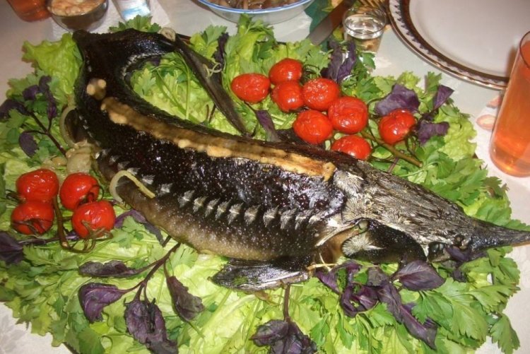 Стерлядь в духовке целиком