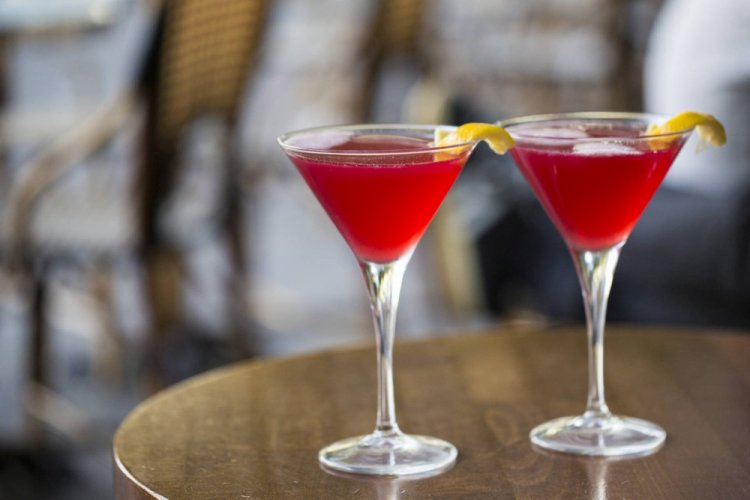 Космополитен с ликером Куантро