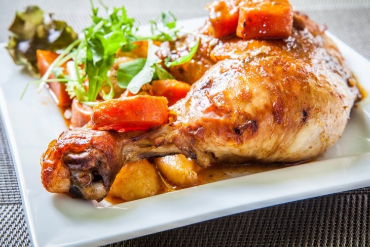 Куриные ножки с овощами в мультиварке