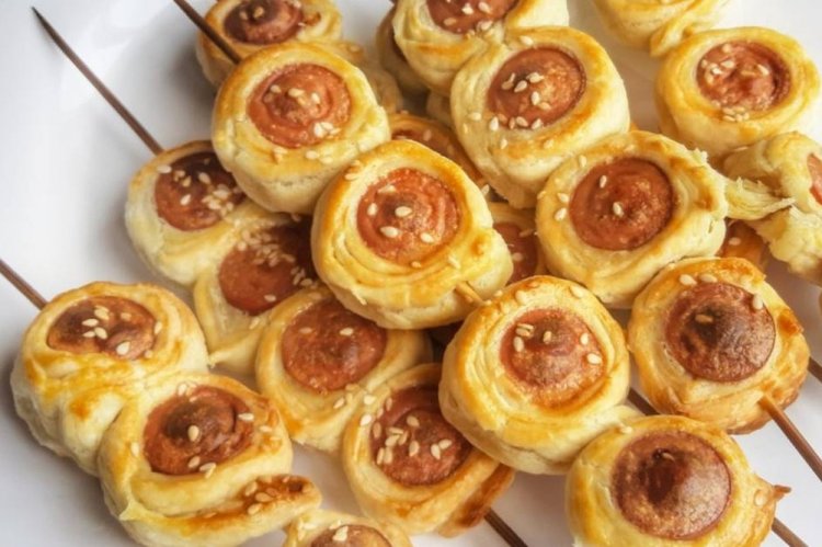 Шайбочки из сосисок с сыром в духовке