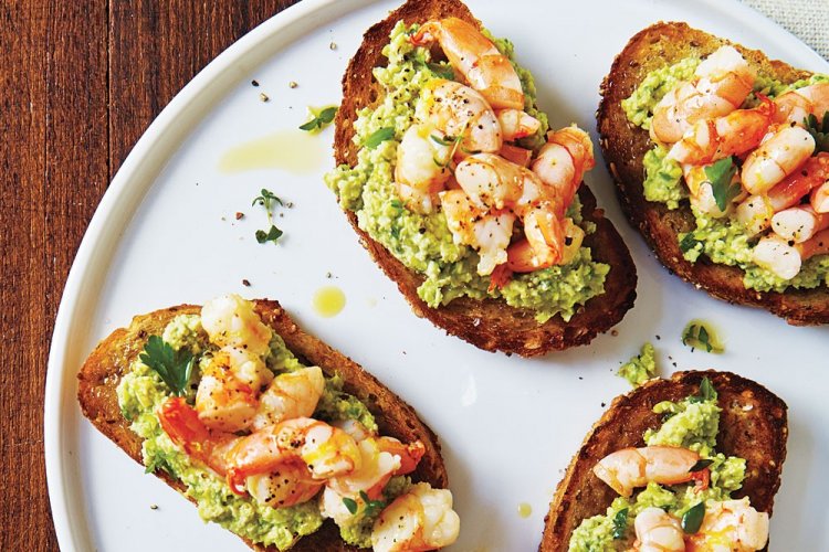 Паста из авокадо с креветками