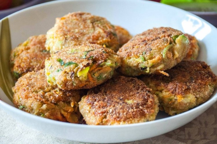 Котлеты из кабачков и моркови с сыром