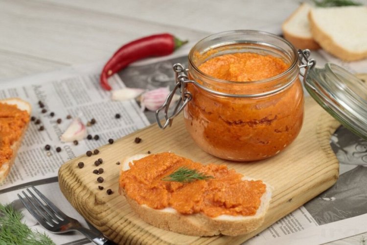 Кабачковая икра с творогом и майонезом