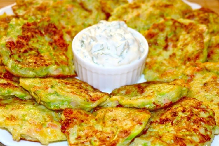 Кабачковые оладьи с сыром и ветчиной