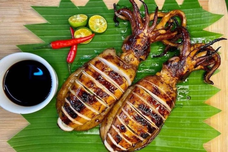 Кальмары на гриле, маринованные в соевом соусе с острым перцем