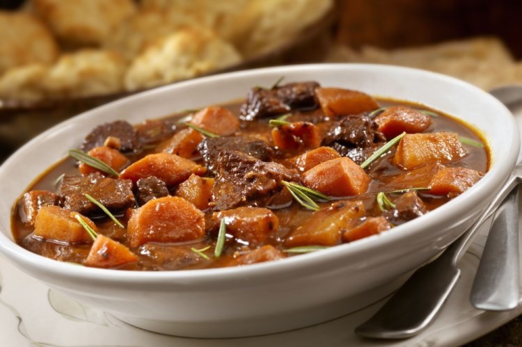 Рагу с говядиной и маслятами