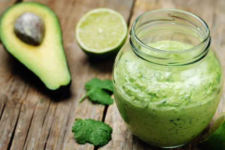 Соус из авокадо с лаймом