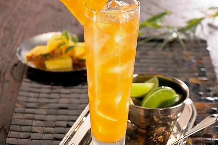 Коктейль с водкой и темным ромом