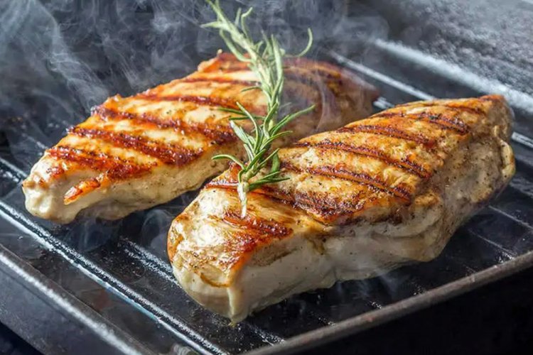 Куриная грудка с розмарином и лимоном на гриле