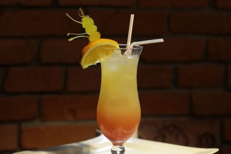 Коктейль с лимончелло и персиковым шнапсом