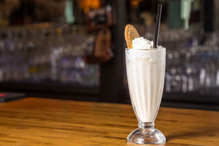 Ванильный молочный коктейль на миндальном молоке