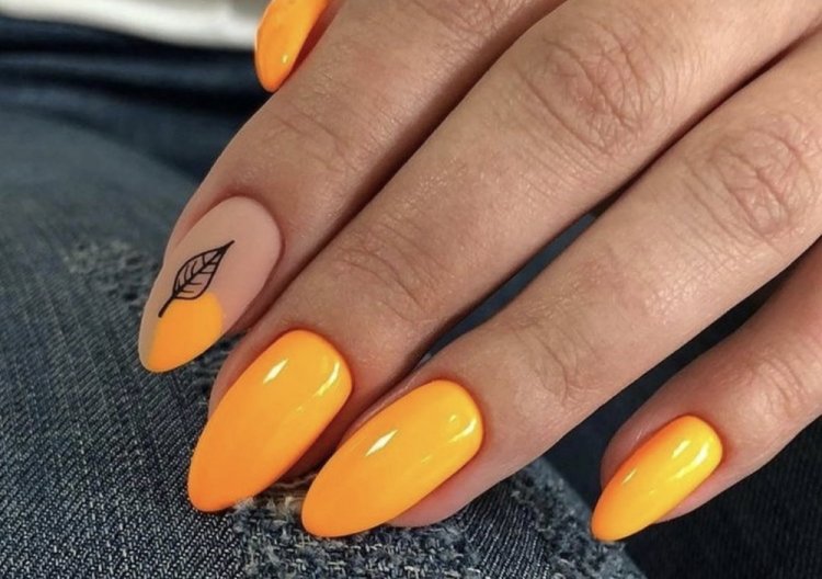 Неоновый осенний маникюр 2023