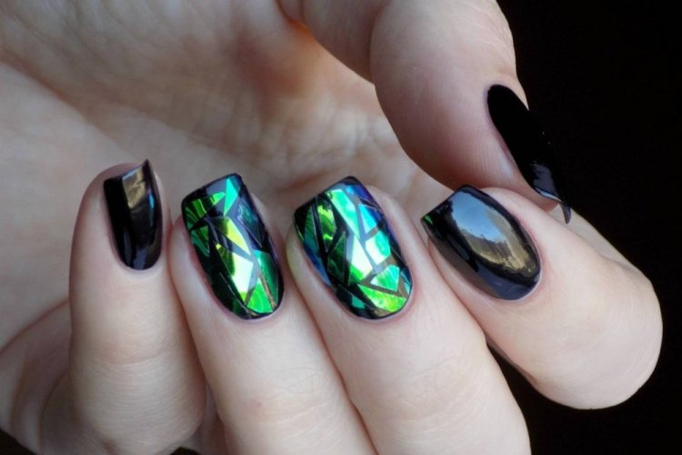 Маникюр «Битое стекло»