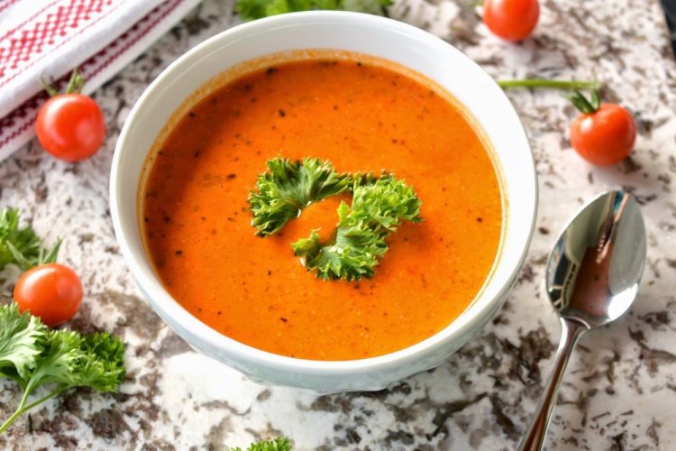 Суп-пюре с молоком и томатной пастой