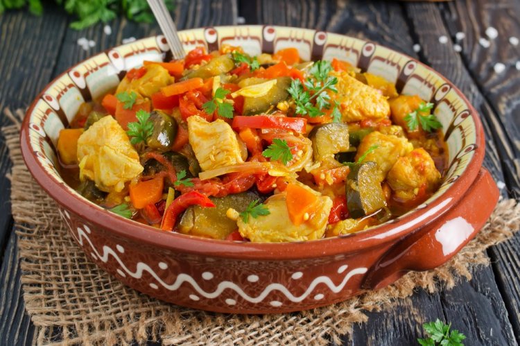 Овощное рагу с курицей без картошки