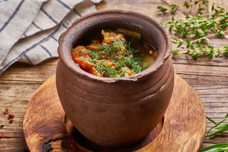 Овощное рагу без картошки в горшочках