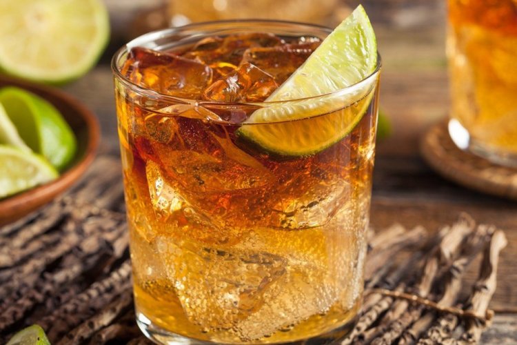 Ванильный коктейль с коньяком и тоником