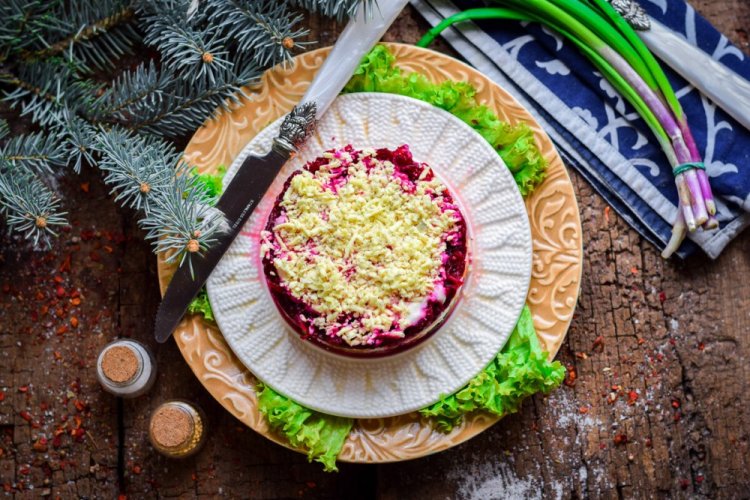 Салат с тунцом под шубой