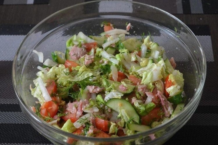 ПП салат с тунцом и пекинской капустой