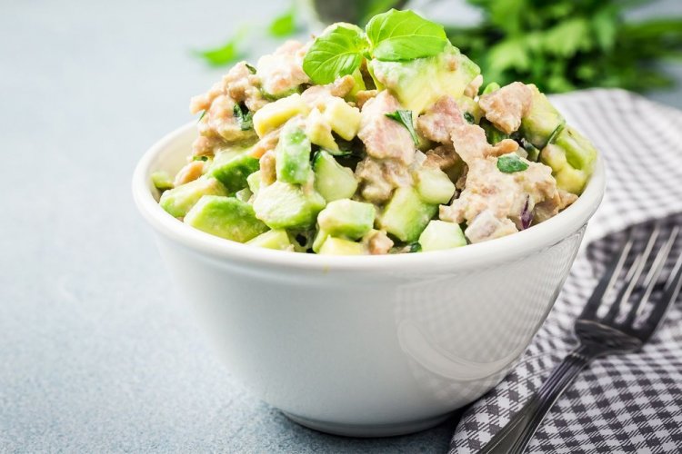 ПП салат с тунцом и яблоком