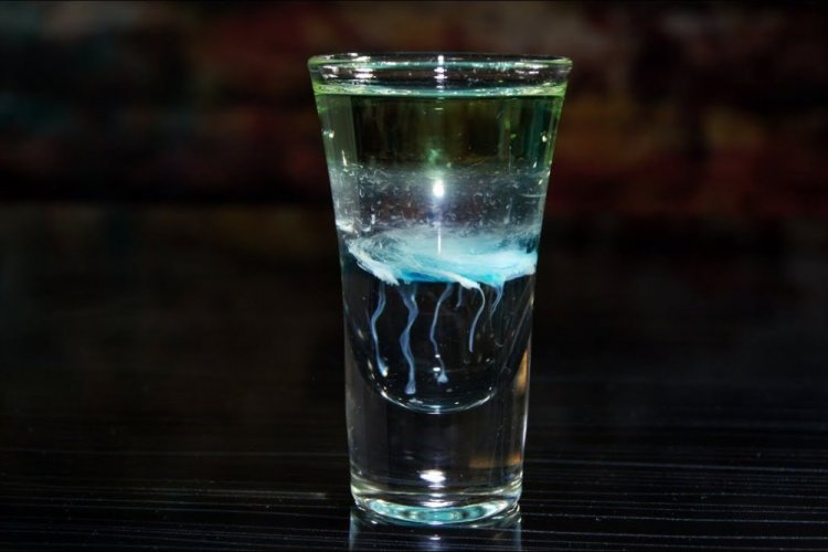 Медуза с абсентом